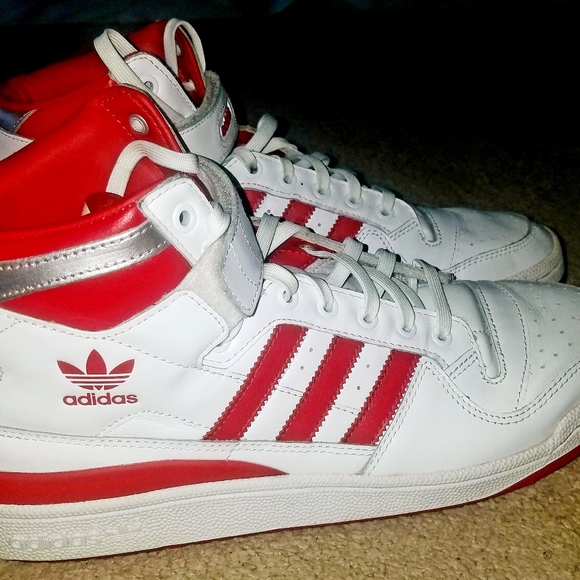 Classic Form Adidas - Picture 2 of 4